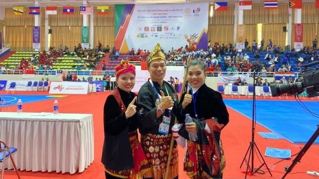 SEA Games 2021: Pesilat Putri Ririn/Riska Sumbang Emas Pertama Pencak Silat