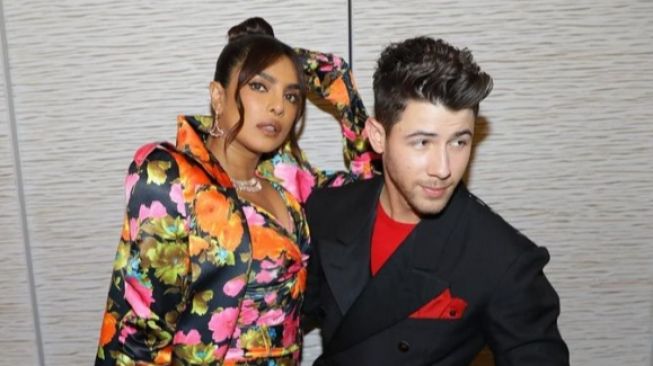 Rayakan Momen Hari Ayah Pertama, Priyanka Chopra Beri Nick Jonas Hadiah yang Menggemaskan