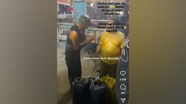 Viral Video! Sopir Truk Mohon-mohon ke Warga Agar Tak Ambil Minyak yang Tumpah, Warganet Auto Kasihan