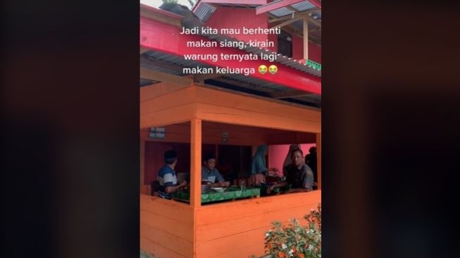 Kumpul keluarga, dikira warung makan. [TikTok]