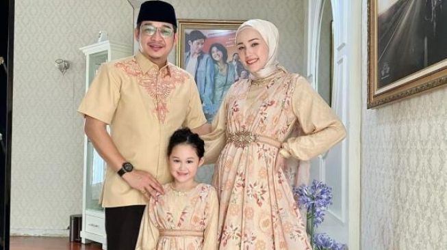 Pasha Ungu dan Adelia Pasha. [Instagram]