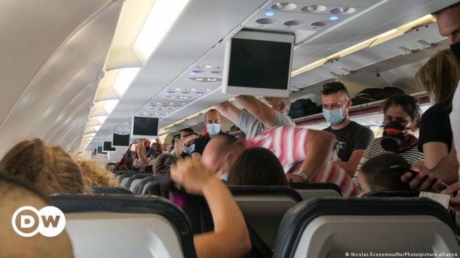 Uni Eropa Batalkan Wajib Masker untuk Perjalanan Udara Pekan Depan
