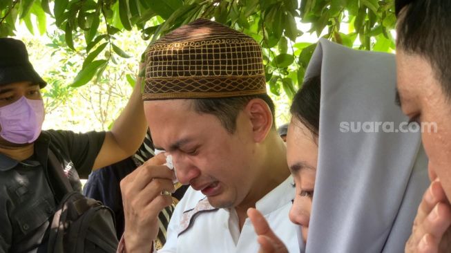 Kiki Farrel saat mengenang permintaan terakhir ibunya sebelum meninggal [Suara.com/Adiyoga Priyambodo]