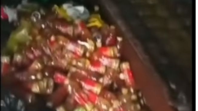 Merinding! Video Viral Penyewa Kos Kabur, Kamarnya Didobrak Ditemukan Ratusan Botol Isi Air Kencing