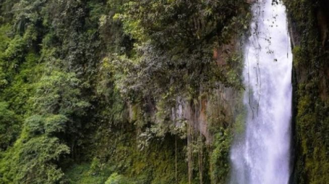 Menyibak Keindahan Air Terjun Sikulikap, Berikut Info Harga Tiket Masuk dan Fasilitasnya