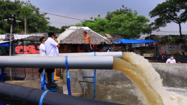 Tangani Banjir, Pemkot Tangerang Maksimalkan Ratusan Pompa Air