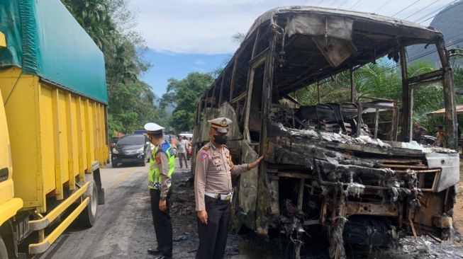 Angkut 46 Penumpang, Bus Rute Medan-Jakarta Terbakar di Sumbar