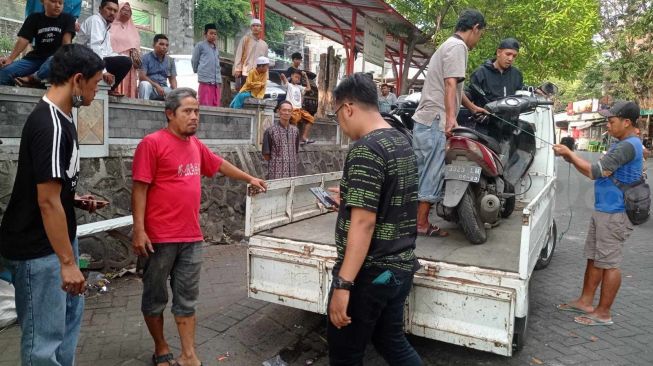 Mobil Brio Tabrak 7 Motor di Gresik, Penyebabnya Si Sopir Vertigonya Kambuh