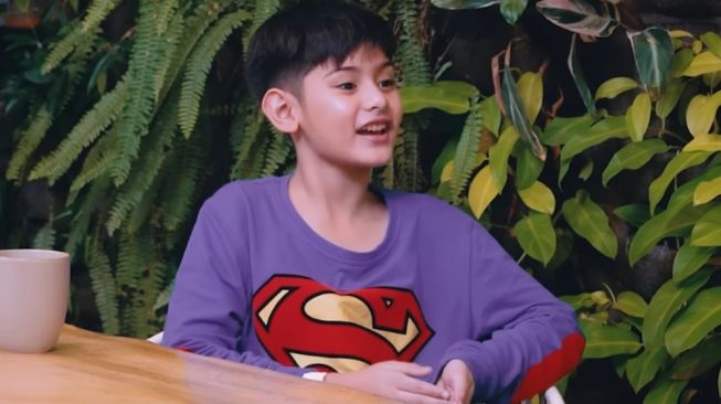 King Faaz saat Menjadi Bintang Tamu Podcast Denny Sumargo (YouTube/Curhat BANG Denny Sumargo)