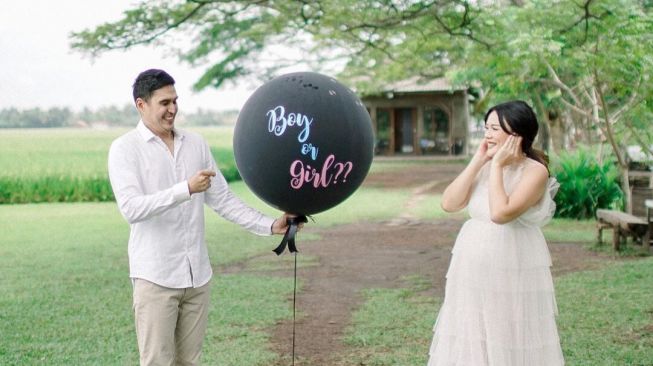 Marcel Chandrawinata dan Istri Ungkap Jenis Kelamin Calon Bayi, Cewek atau Cowok?