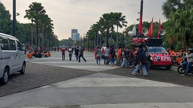 Massa Buruh Peserta Acara May Day Fiesta Mulai Membubarkan Diri Dari SUGBK