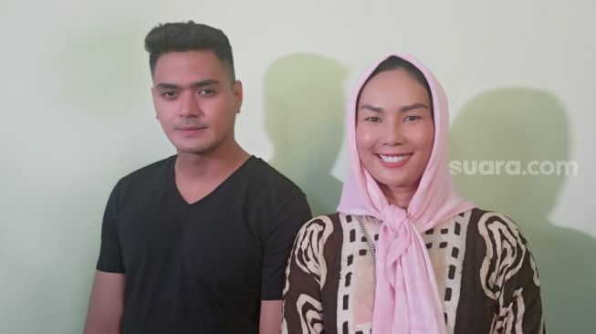Kalina Oktarani dan Ricky Miraza ditemui ditemui di kawasan Pamulang, Tangerang Selatan pada Jumat (13/5/2022) [Suara.com/Rena Pangesti]