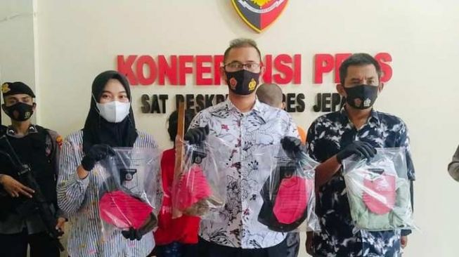 Nekat! Ibu dan Anak di Jepara Serang Polisi Saat Ungkap Kasus Narkoba, Kini Malah Berakhir Apes