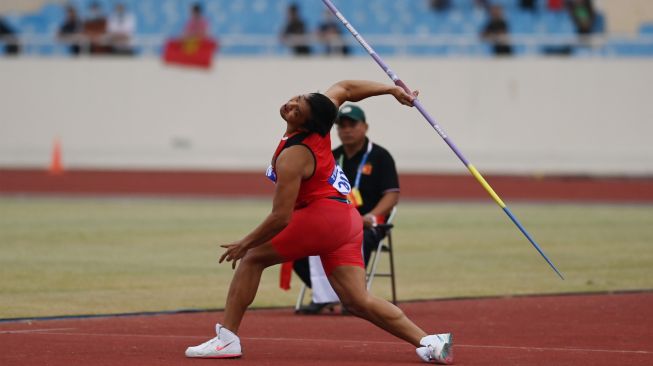 Atlet Indonesia Abdul Hafiz melakukan lemparan dalam nomor lempar lembing putra SEA Games 2021 Vietnam di Stadion Nasional My Dinh, Hanoi, Vietnam, Sabtu (14/5/2022). [ANTARA FOTO/Aditya Pradana Putra/aww] 