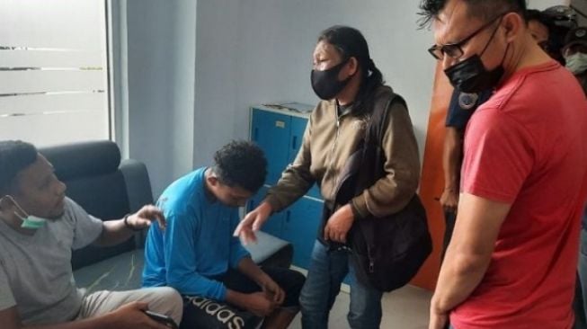 Tidak Tega Tinggalkan Ibu Sendiri di Rumah, Penumpang Kapal Pelni Lompat ke Laut