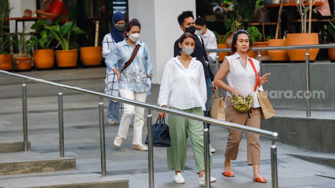 Ketua IDI Sarankan Tetap Pakai Masker Meski Tak Ada Lagi PPKM, Memang Manfaatnya Apa?