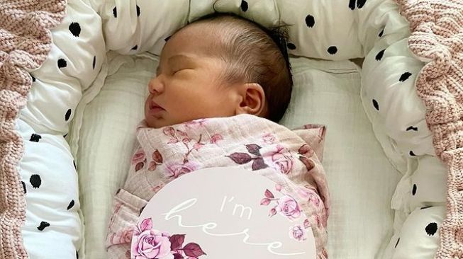  Potret Millicent Mae Anak Derby Romero  (Instagram/miss_adinda_mae)