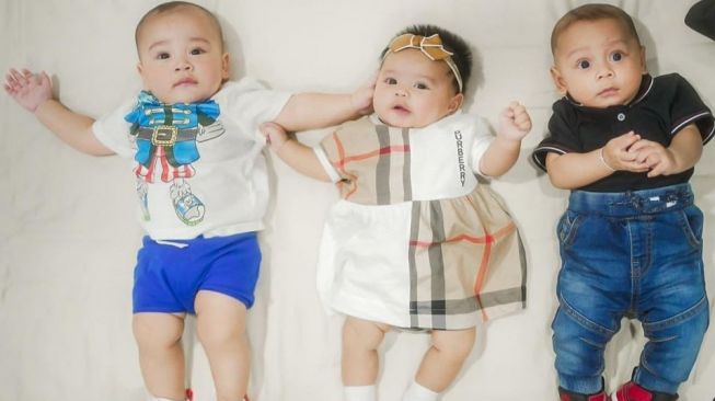 Outfit Bayi Sultan: Rayyanza, Ameena, Leslar. (Instagram)