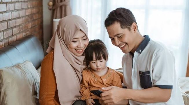 Apa Saja Kewajiban Suami Terhadap Istri Menurut Islam? Ketahui 6 Hal Penting Ini