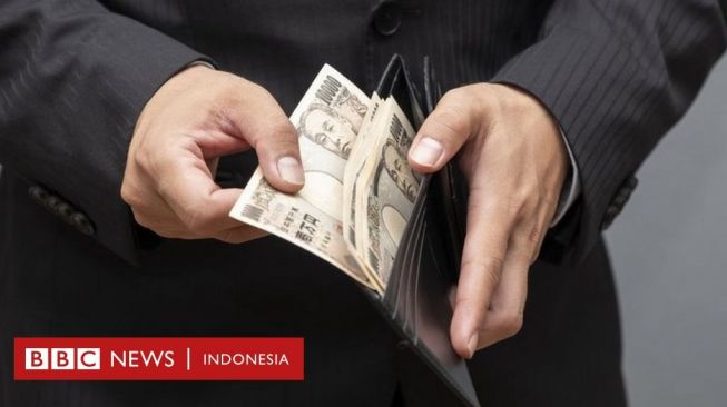 Pria Jepang Habiskan Dana Bansos Covid untuk Ratusan Orang Senilai Rp5 M