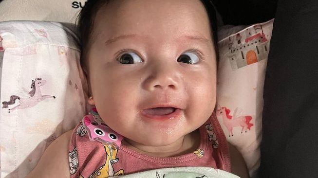 Potret Gemas Bayi Artis Saat Meloto t(Instagram/@babybible911)