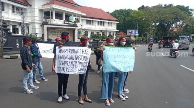 Demo Mahasiswa Tuntut Setop Perampasan Tanah Adat di Maluku