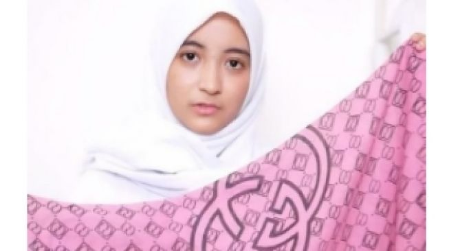 Arafah Ikut Model Challenge, Aksinya Pakai Barang Branded Tanah Abang Bikin Ngakak