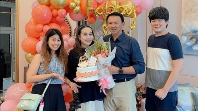 Momen Ulang tahun Puput Nastiti Istri Ahok ( Instagram/btpnd)