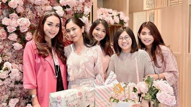 Momen Ulang tahun Puput Nastiti Istri Ahok ( Instagram/btpnd)