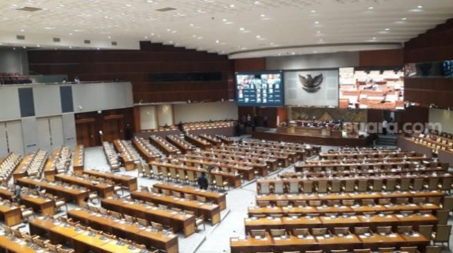 DPR Bak Pahlawan Kesiangan Jelang 2024, Tak Berdaya Lakukan Pengawasan ke Pemerintah