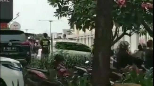 Tangkapan layar video hoax perampokan di Citra 6 Kalideres, Jakarta Barat. [Dok. Istimewa]