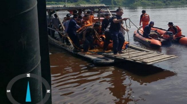 Tak Bisa Berenang, Dua Orang Siswa SMA Tenggelam dan Ditemukan Meninggal di Sungai Siak