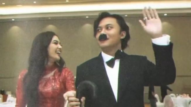 Potret Rizky Febian Cosplay Jadi Charlie Chaplin (instagram/@rizkyfbian)