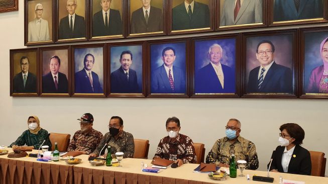 Unggul Telak, Ova Emilia Jadi Rektor UGM Terpilih Periode 2022-2027