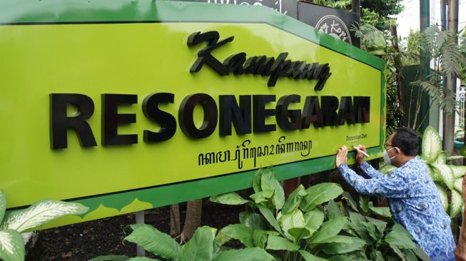 Pasang Papan Nama Kampung yang Baru di Jogja, Heroe: Ini Bagian Branding dan Tumbuhkan Potensi Masyarakat