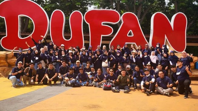 Potret Zaskia Adya Mecca Boyong Karyawan ke Dufan(Instagram/@zaskiadyamecca