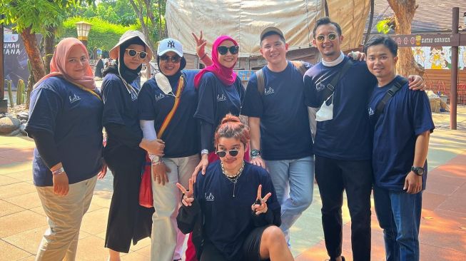 Potret Zaskia Adya Mecca Boyong Karyawan ke Dufan(Instagram/@zaskiadyamecca