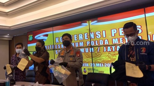 Polisi Sita Keris Berbentuk Pulpen dari Tersangka Pembunuh Pria Bertato, Diklaim Bisa Hidupkan Korban