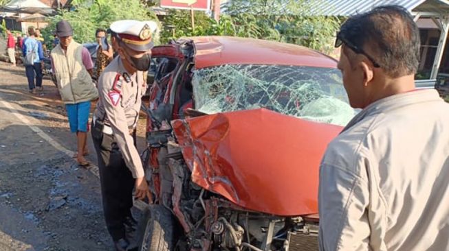 Kronologis Kecelakaan Maut di Banyumas, Tabrakan Beruntun 2 Mobil dengan Truk