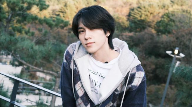 Gaya Rambut Baru Hendery WayV Bikin Pangling Fans, Disebut Mirip Artis Ini!