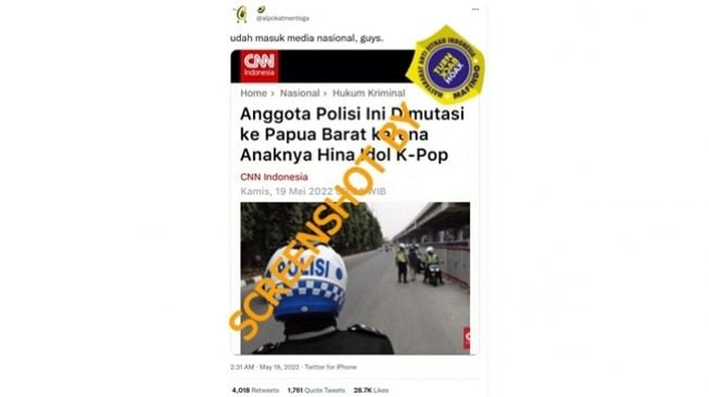 Tangkapan layar unggahan akun Twitter @alpokatmentega yang melampirkan artikel CNN Indonesia soal anggota polisi dimutasi ke Papua Barat karena anaknya menghina idol K-Pop dan dikaitkan dengan Safa space. (Turnbackhoax.id)