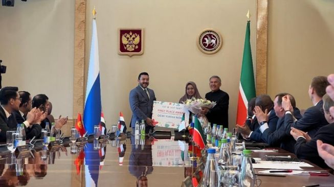 Kompetisi MTQ Internasional Negara OKI di Kazan Federasi Rusia, Hafidzah Asal Trenggalek Sabet Juara Pertama