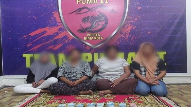 Empat Emak-emak Ditangkap Karena Bersekongkol Curi Uang Tetangga Rp 7,6 Juta