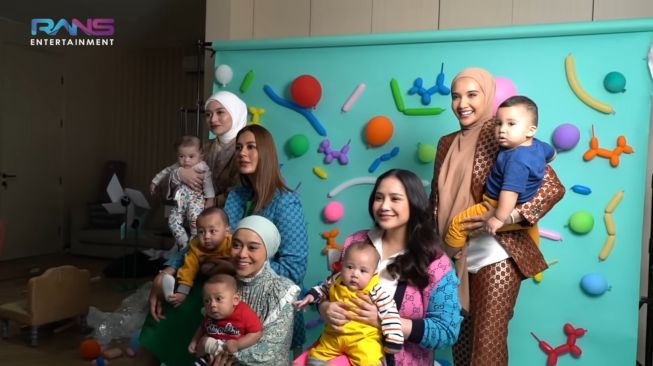 Nagita Slavina Ajak Rekan Artis Pemotretan Pakai Koleksi Gucci, Harga Fantastis Jadi Sorotan