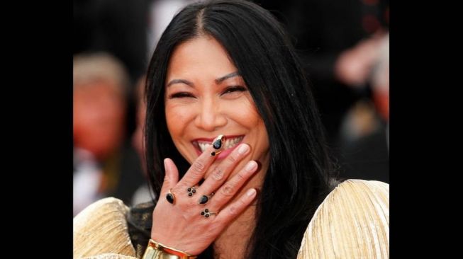 Hadiri Pemutaran Perdana film Top Gun Maverick, Anggun Memukau di Cannes 2022