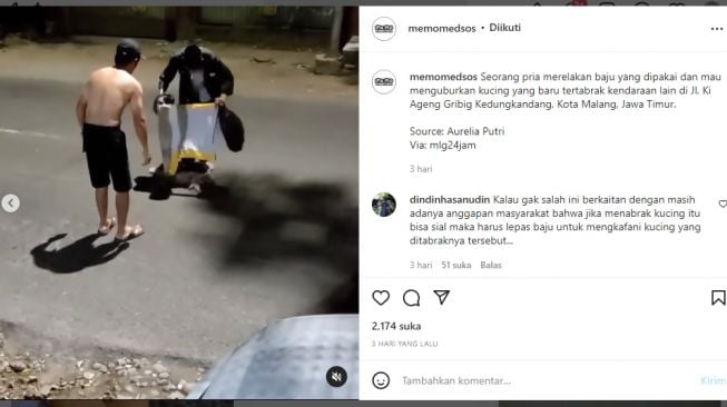 Ikhlas, Pria Ini Lepaskan Bajunya untuk Dijadikan Kain Kafan Kucing Mati yang Tertabrak di Jalan