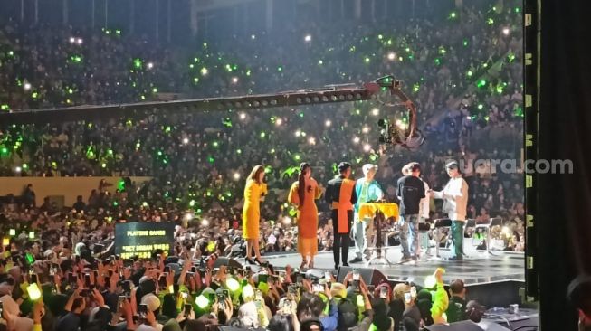 NCT Dream saat tampil pada acara Allo Bank Festival 2022 di Istora Senayan, Jakarta Pusat, Jumat (20/5/2022) [Suara.com/Rena Pangesti]