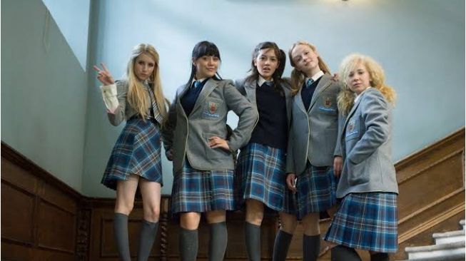 Sinopsis Film Wild Child: Usaha agar Dikeluarkan dari Sekolah Asrama