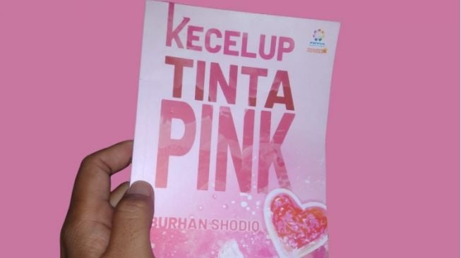 Menjaga Cinta agar Tidak Ternoda, Ulasan Kecelup Tinta Pink