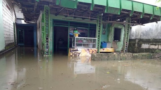 Banjir rob melanda kawasan pesisir Kabupaten Tuban, Jawa Timur. [Istimewa]